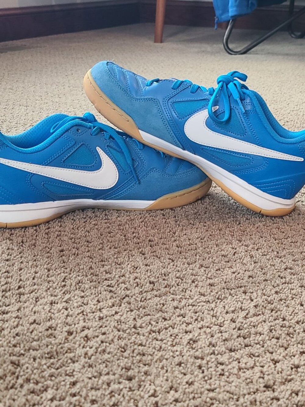 Nike Gato 6Y blue, like new (also fits womens 8) - Picture 5 of 5